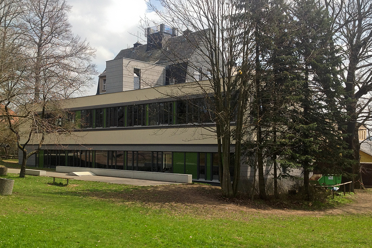 Errichtung eines Anbaus mit Verbindung zum Bestandsgebäude, für die Schule in Oederan.