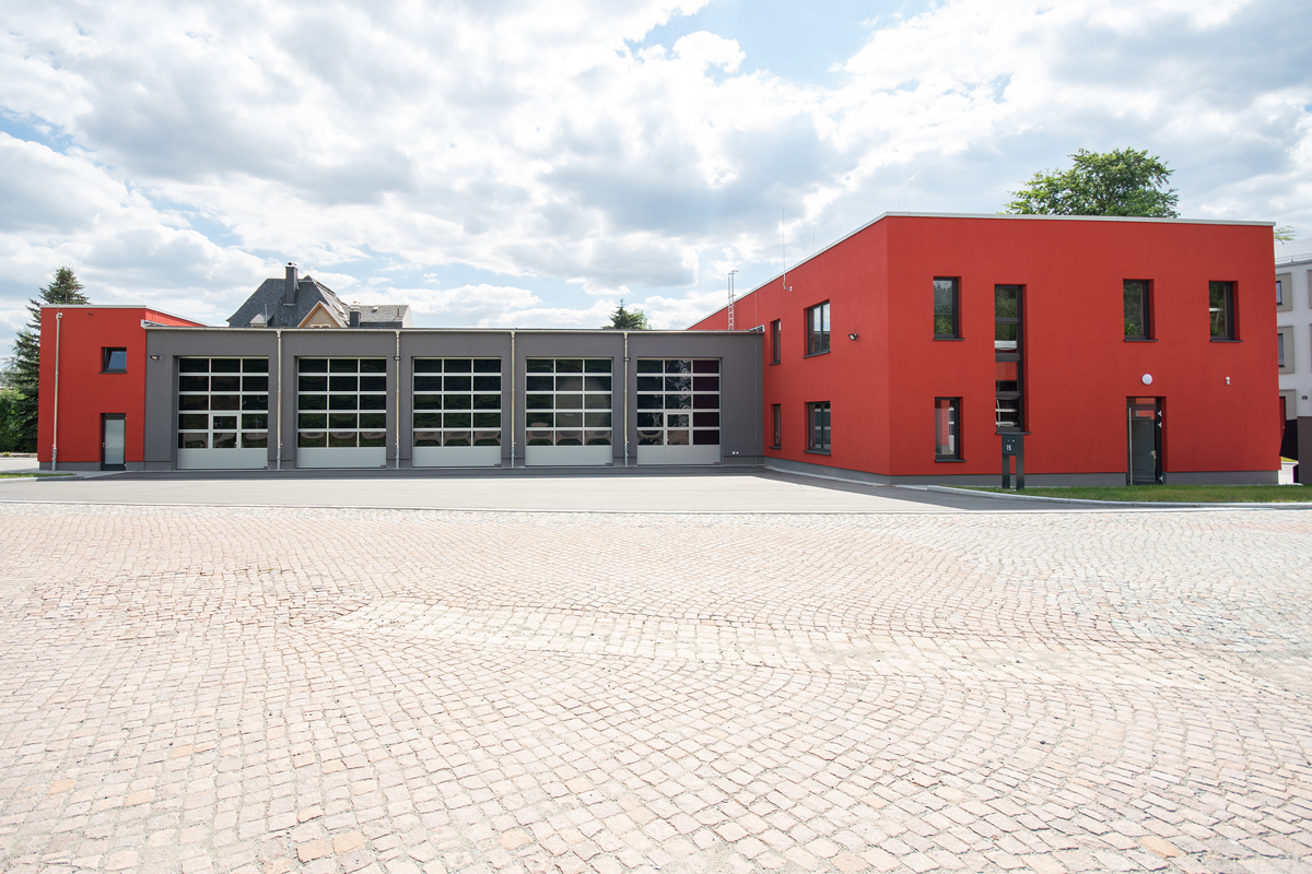Neubau einer Fahrzeughalle mit Sozialanbau für die Feuerwache in Geyer im Erzgebirge