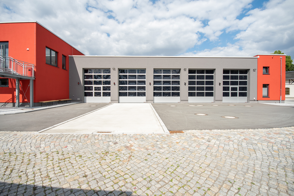 Neubau einer Fahrzeughalle mit Sozialanbau für die Feuerwache in Geyer im Erzgebirge