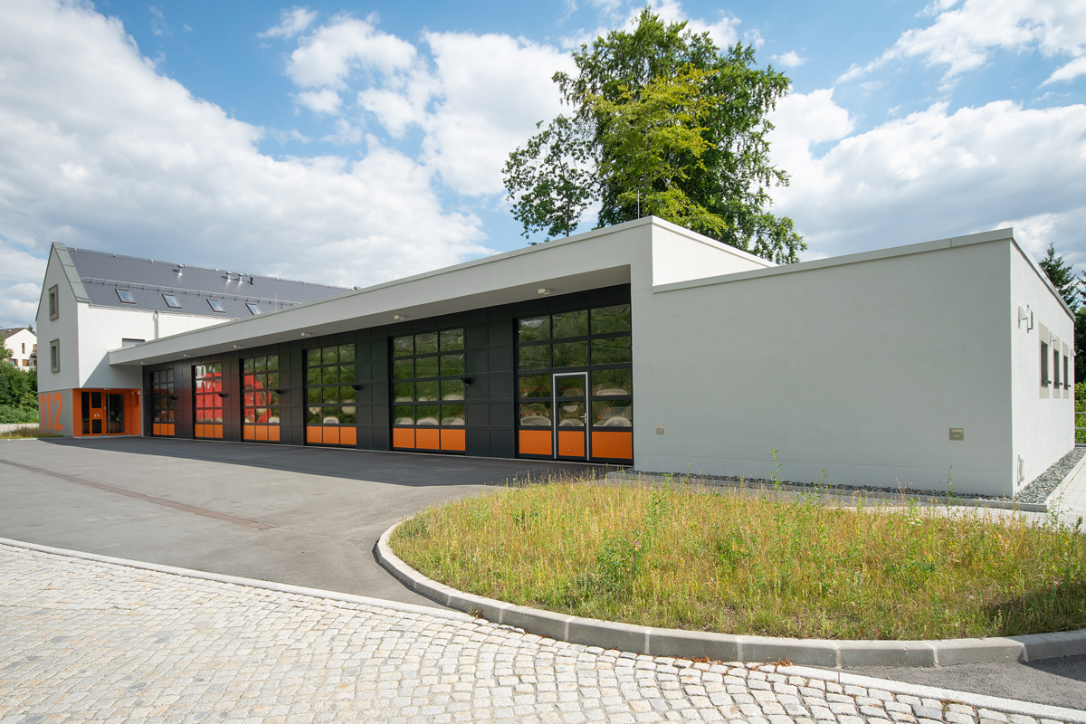 Neubau der Rettungswache in Geyer mit Fahrzeughalle und Sozialanbau