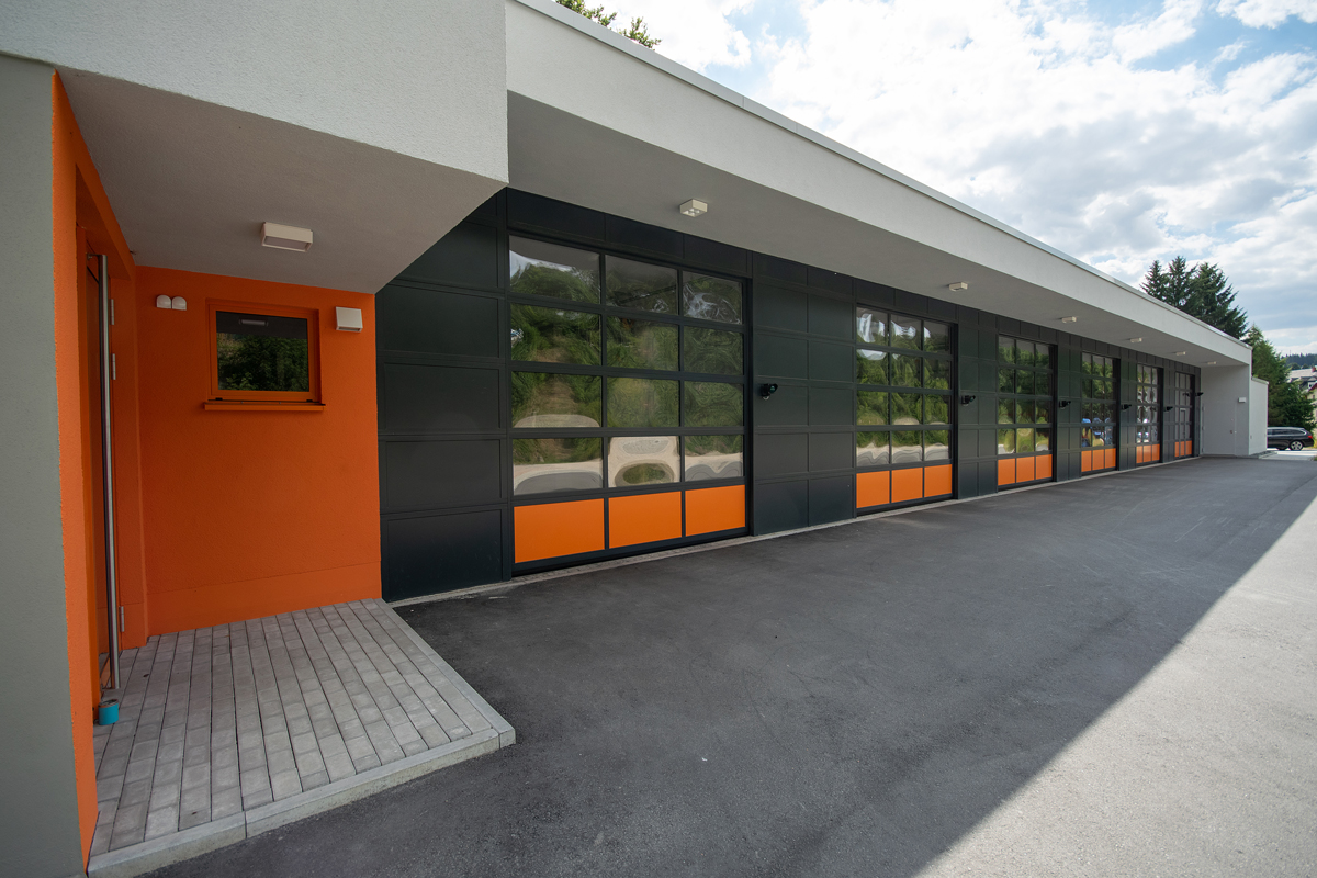Neubau der Rettungswache in Geyer mit Fahrzeughalle und Sozialanbau