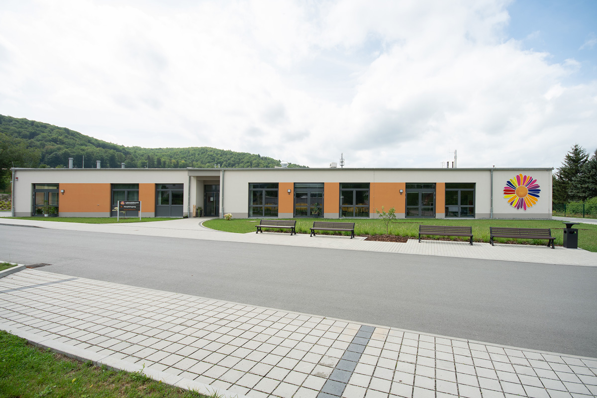 Beauftragt wurde der Neubau einer Werkstatt für Menschen mit Behinderungen in Olbernhau für die Lebenshilfe Marienberg.